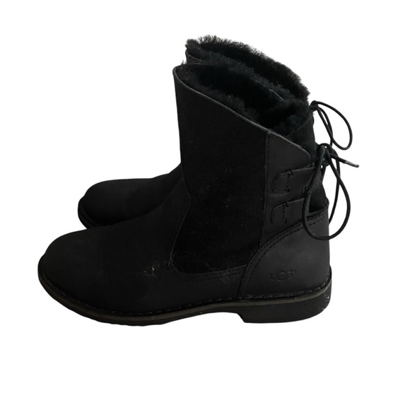 UGG Black Winter Boots with Fuzzy Lining - Picture 6 of 9